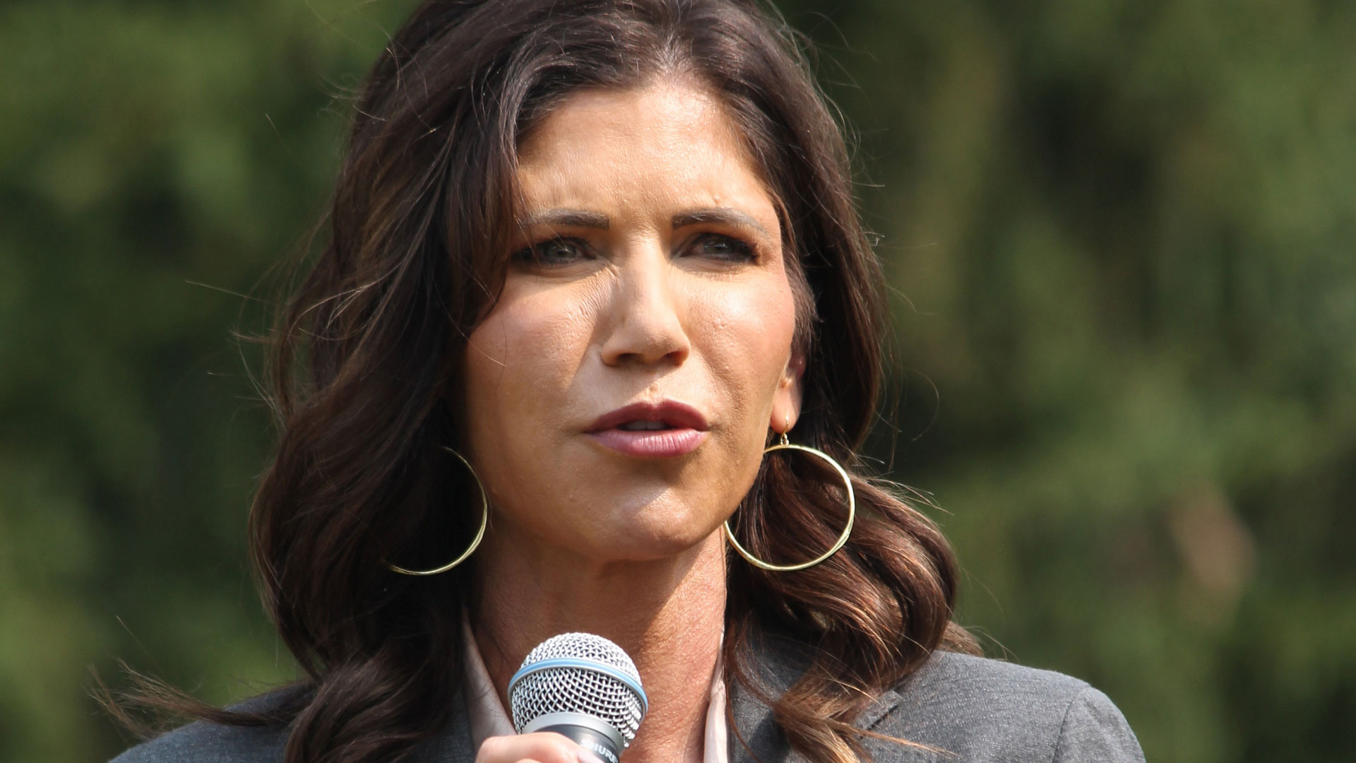 NRA Women | S.D. Gov. Kristi Noem To Receive NRA Hunters Leadership ...