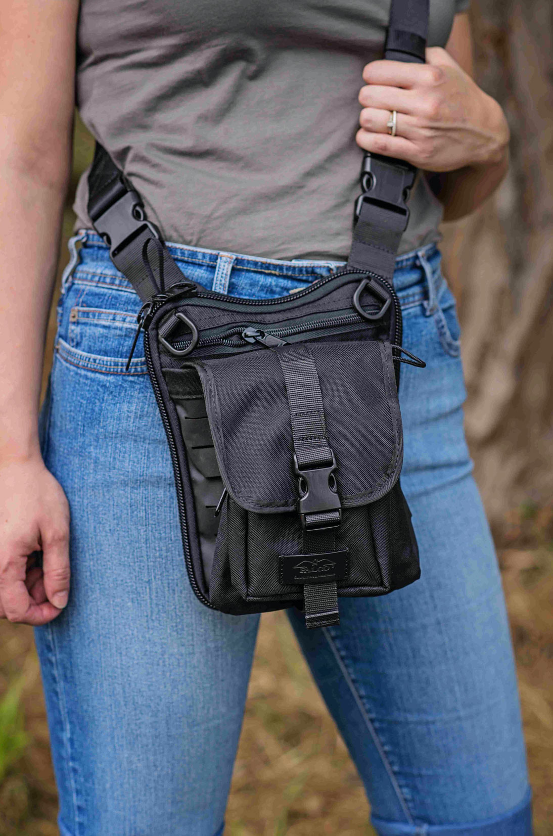 Concealed carry clearance bags for women