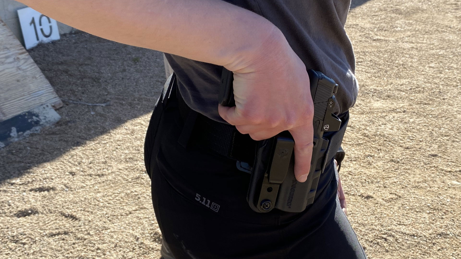 Urban Carry .: Holster Style Overview 